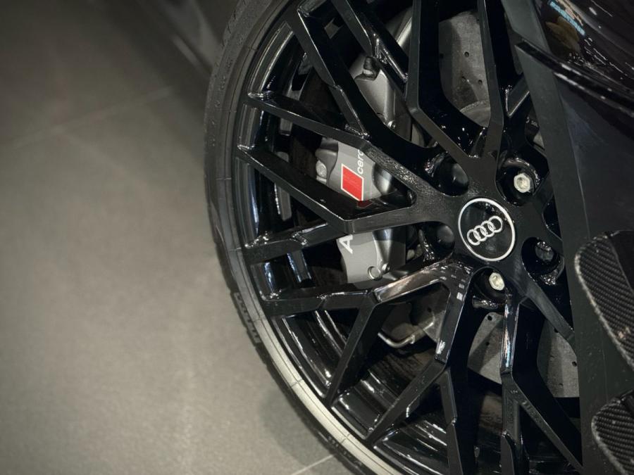 R8 V10 PLUS QUATTRO - Image 6